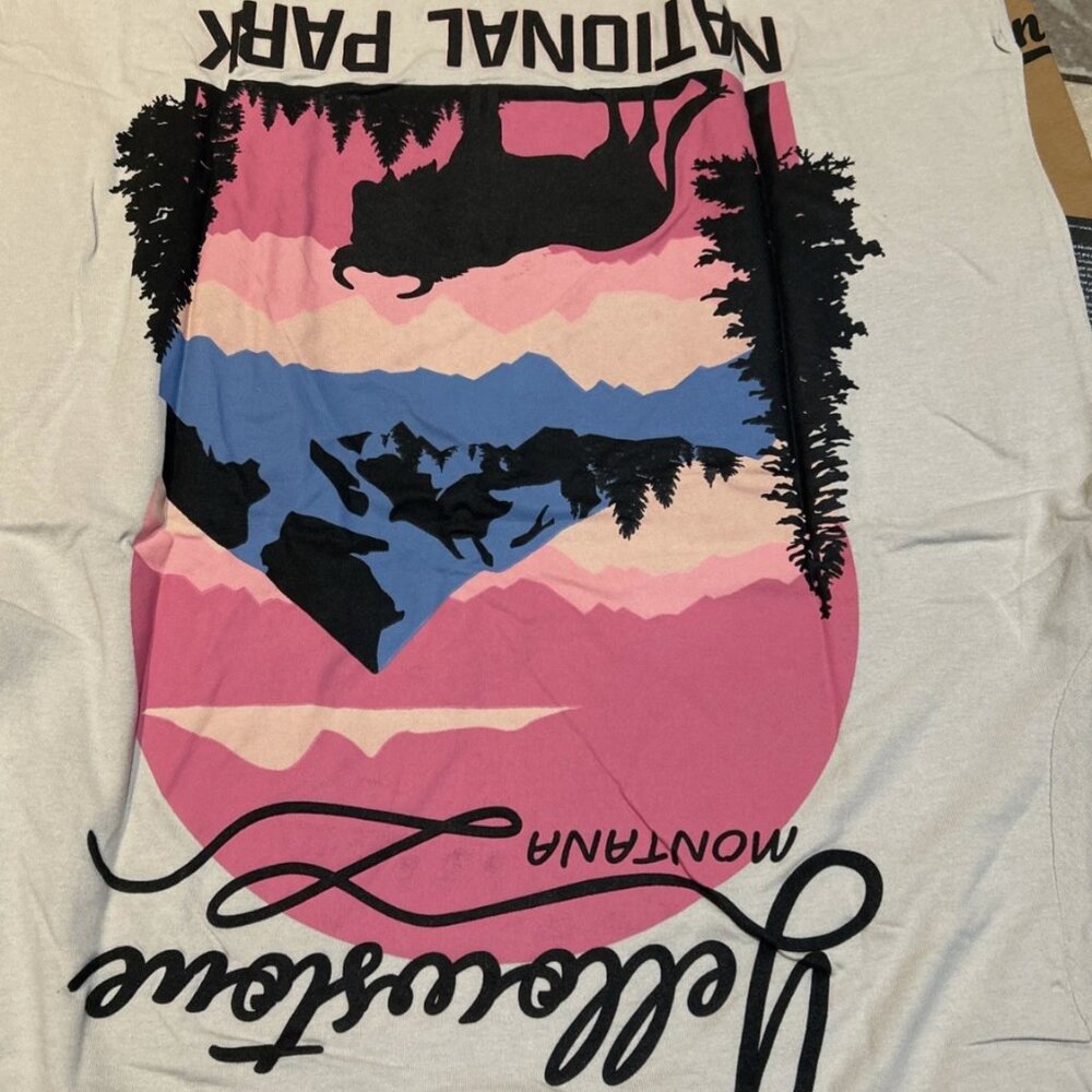 NEW LOT OF 4 GRAPHIC T SHIRTS MENS (SHORT SLEEVE) YELLOWSTONE /NATIONAL PARKS - Picture 6 of 11